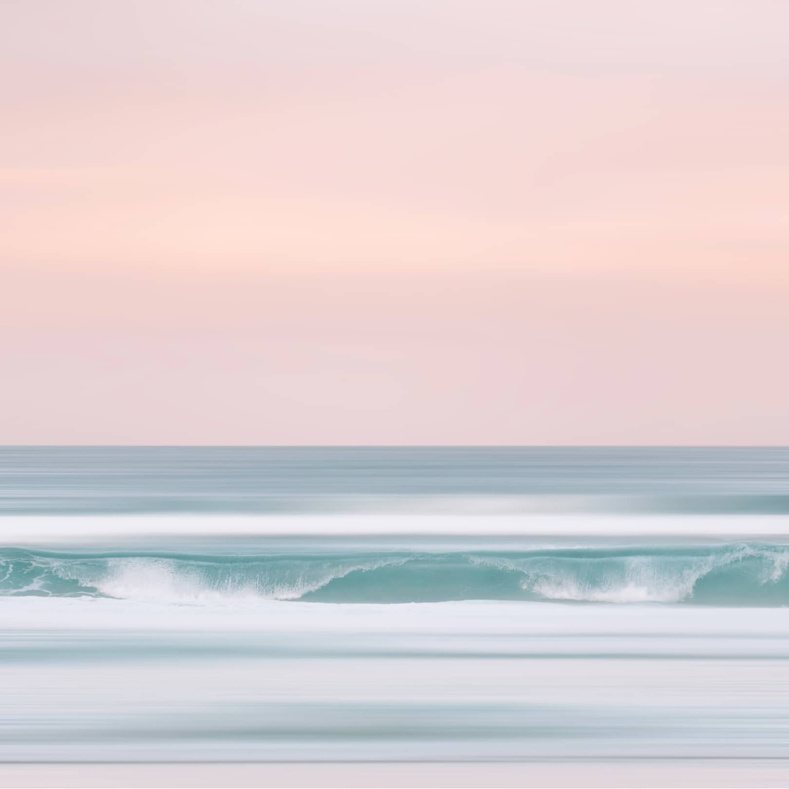 Waves crashing of the ocean
